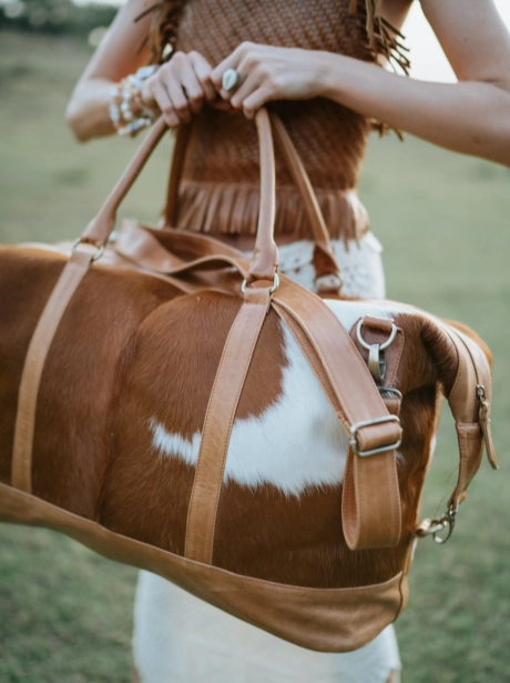  Travel bag <br> Cow Hide Travel Bag 8 qa2june_617